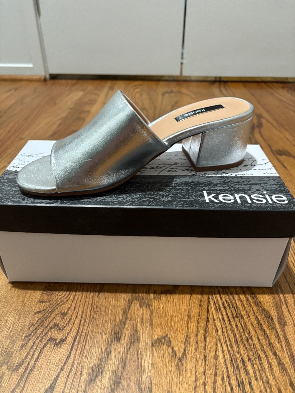 Kensie Helina Silver Metallic Block Heel Slide Sandals | Size 7.5